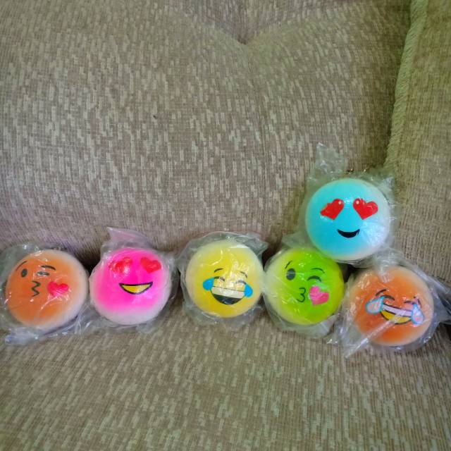 

Emoticon Squisy ( Sedang)