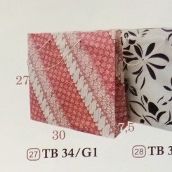 

PAPER BAG SOUVENIR BATIK MERAH (27 ) 12 PCS UK 30 X 7,5 X 27