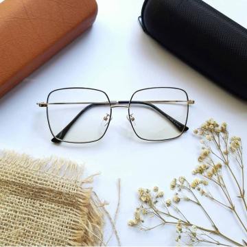 VIRAL/Kacamata Photocromic KOTAK Retro Vintage Fashion Wanita Berubah Warna Frame HIGH QUALITY