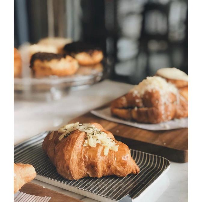 

Truffle Cheese Croissant TERLARIS TERPERCAYA ORIGINAL
