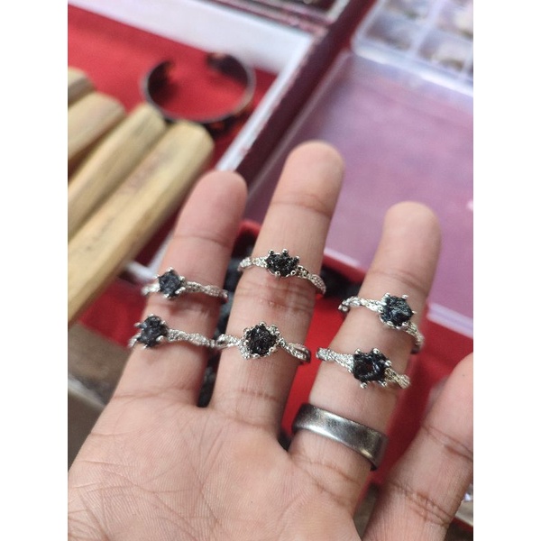 cincin wanita batu satam