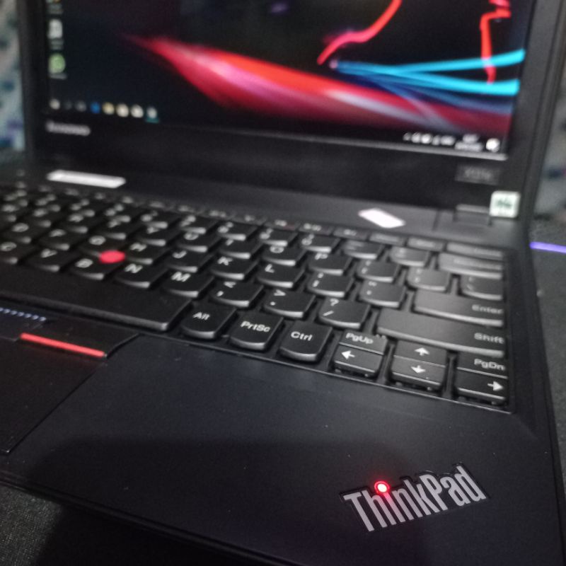 Laptop Lenovo X131E/X130E AMD E2-1800 Ram 4GB HDD 320GB. Windows 10 siap pakaii