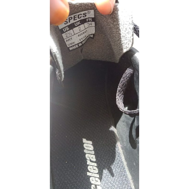 sepatu futsal SPECS ORIGINAL (preloved) HITAM-ABU