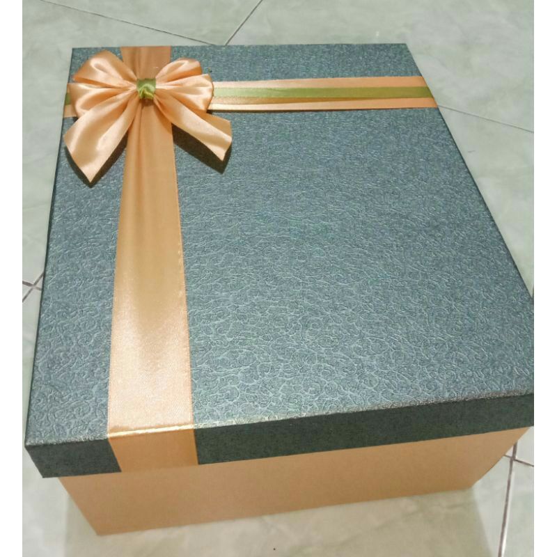 

kotak kado besar / gift box murah cover fancy size:30×25×10