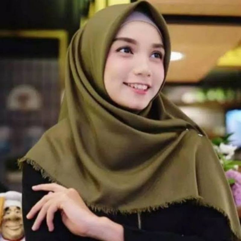 Hijab Segi Empat Saudia Rawis Premium