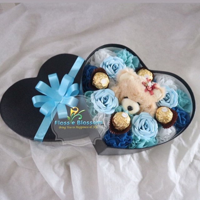 

Box bunga coklat boneka valentine