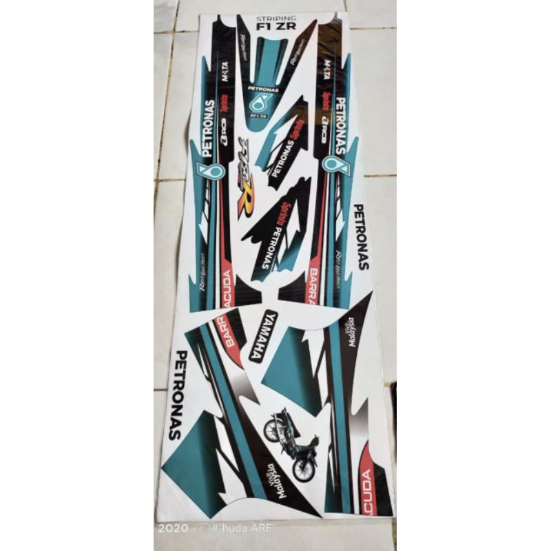 Striping sticker variasi Yamaha F1ZR petronas