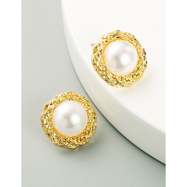 LRC Anting Tusuk Fashion Golden Round Alloy Inlaid Pearl Gold-plated Earrings P06242