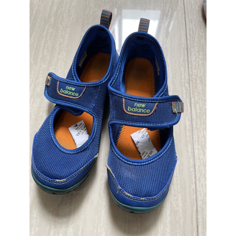 Sepatu new balance anak