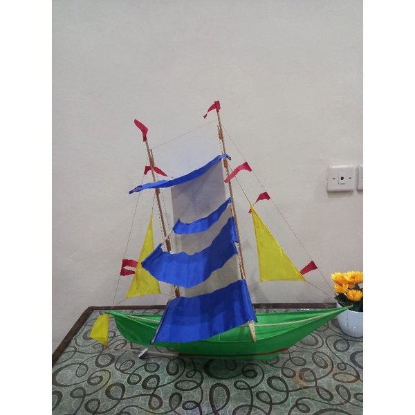 Layangan Perahu Lipat  /  Mainan Anak-anak Termurah Dari Bali