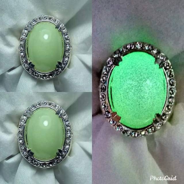 Batu cincin warna hijau