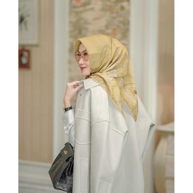 Buttonscarves chain preloved CORN