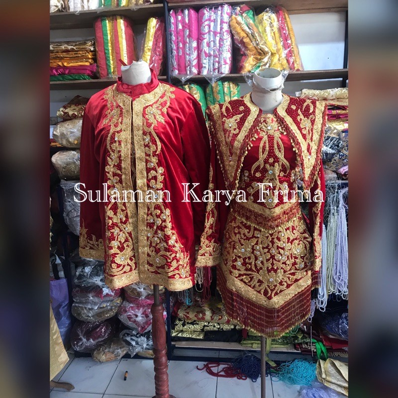 Baju Pengantin Minang Warna Merah Terang