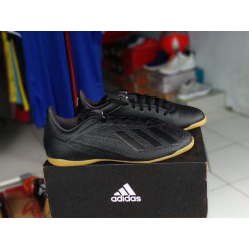 ADIDAS X TANGO IN 18.4