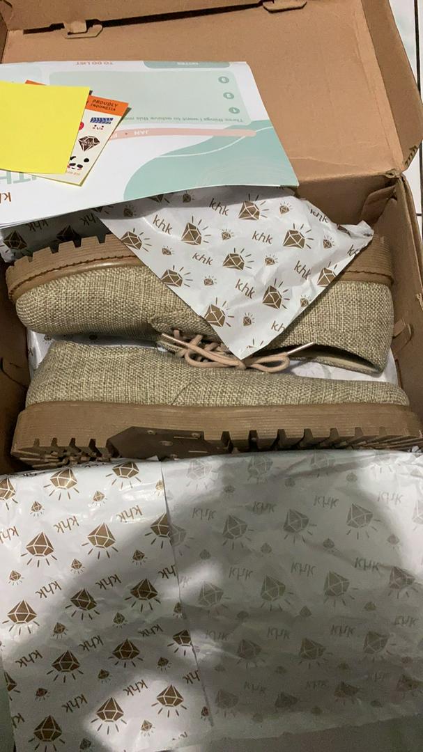 Khakikakiku Mia Biscuit