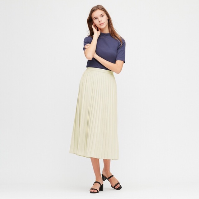 Uniqlo Rok Panjang Sifon Pleated