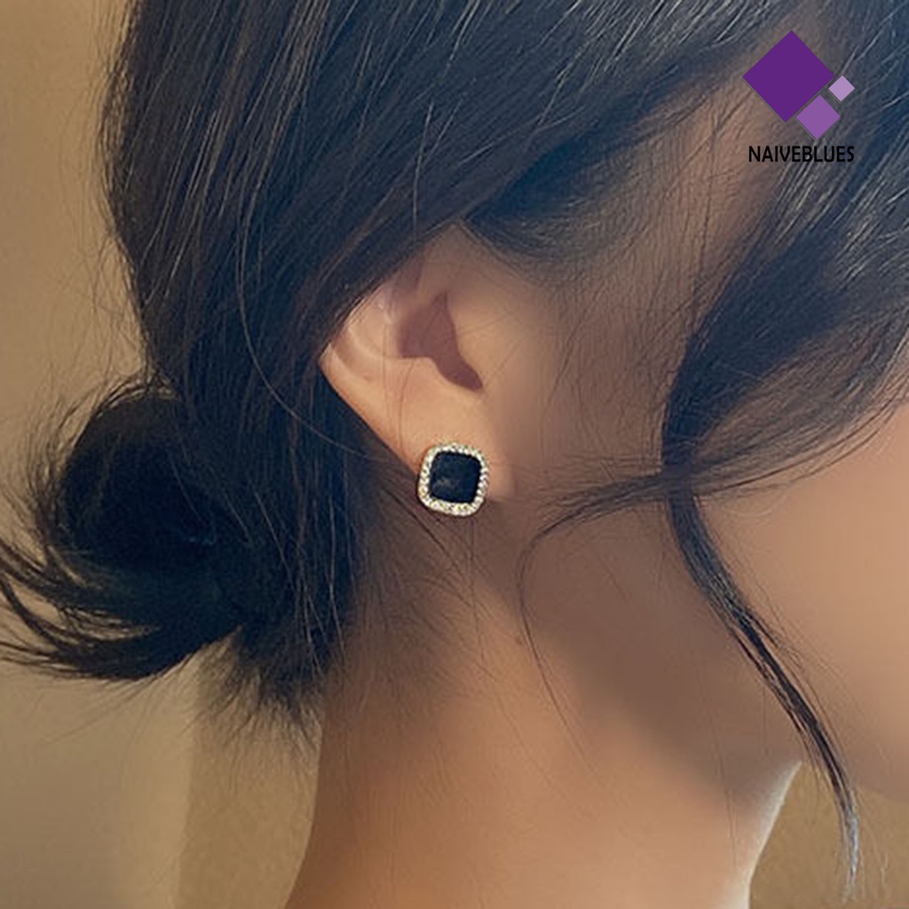 1 Pasang Anting Stud Desain Geometris Bahan Alloy Untuk Hadiah