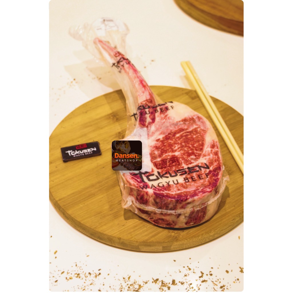 

TOKUSEN WAGYU TOMAHAWK SHORT - LONG BONE MB 4-5 MINIMAL PEMESANAN 900GR