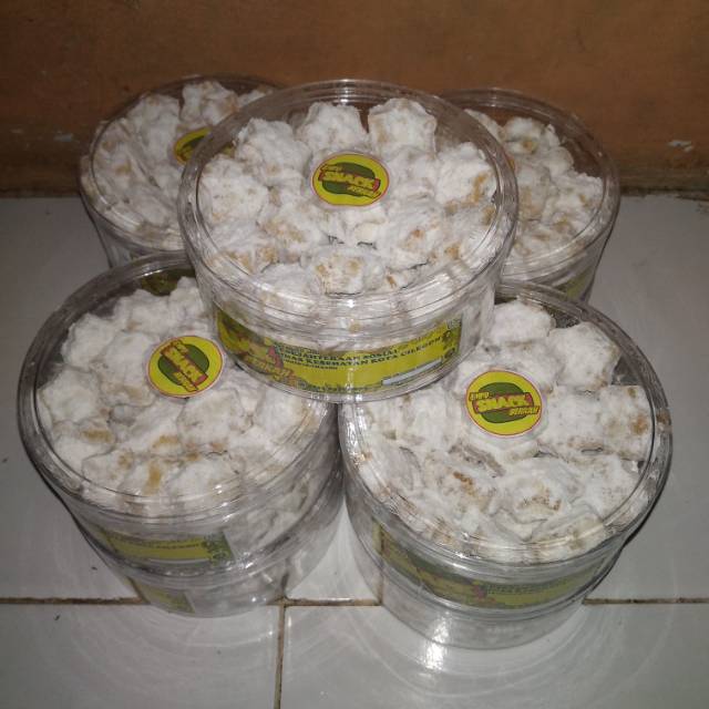 

Kue putri salju