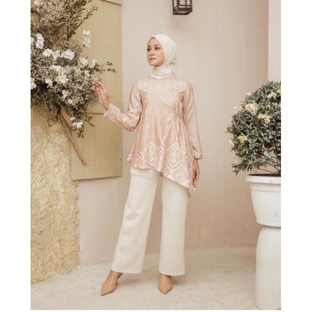 kiana blouse by wearing klamby