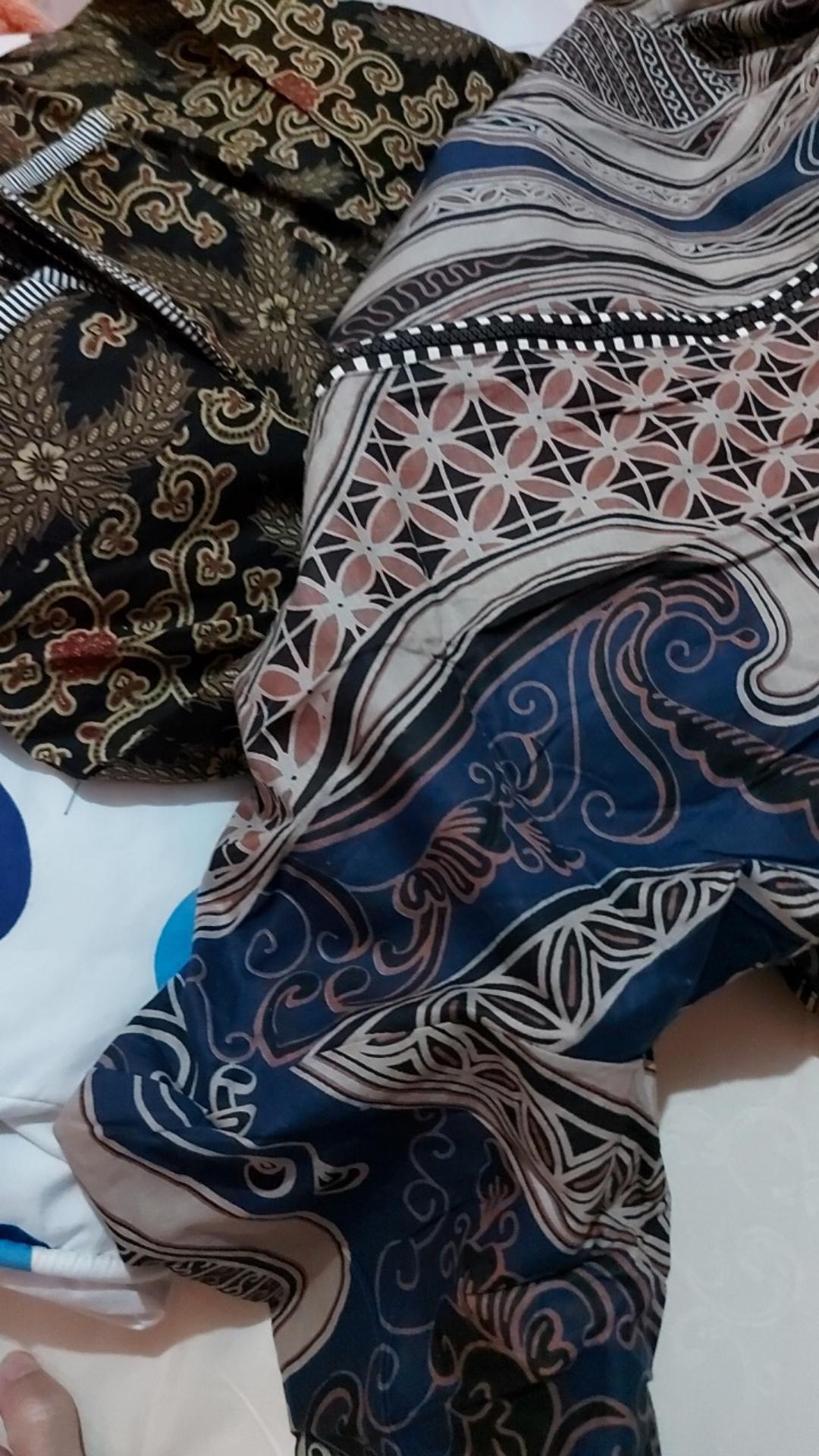 Atasan Batik Putrajaya Wanita Blus Kantor Ziper Depan Zebra Seragam