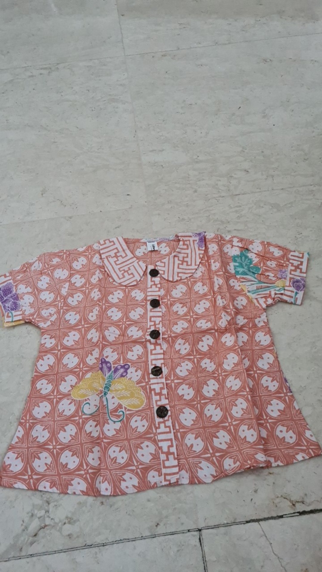 Blus Batik Anak Pink Soft Kemeja Batik Anak Perempuan Berkerah Kancing Depan Model Lengan Bop Cantik