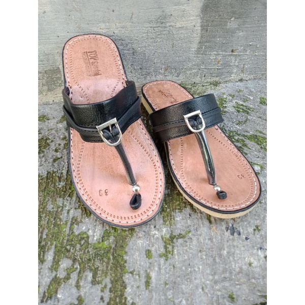 Sandal Terompah Tarumpah khas Tasik bakiak selop pria kulit asli karet mentah coklat hitam Bandung Jakarta Banten Banjarmasin Bmalikpapan Samarinda Lampung Tasikmalaya  original  berkulalitas bagus murah  tready cowok