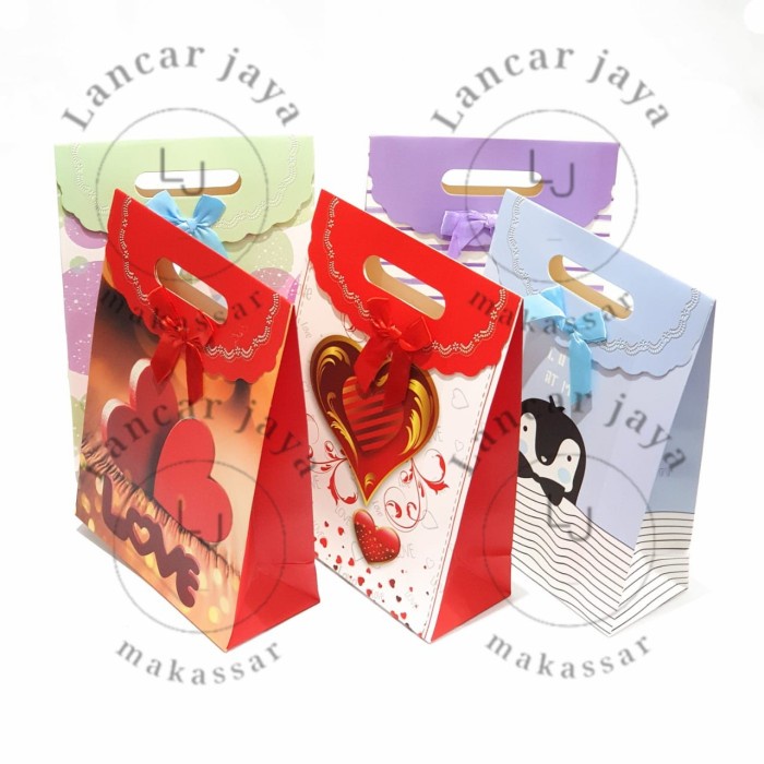 

NEW Shop Bag Gift Paper Bag / Tas Kertas Kado ± 19.5 x 27 cm