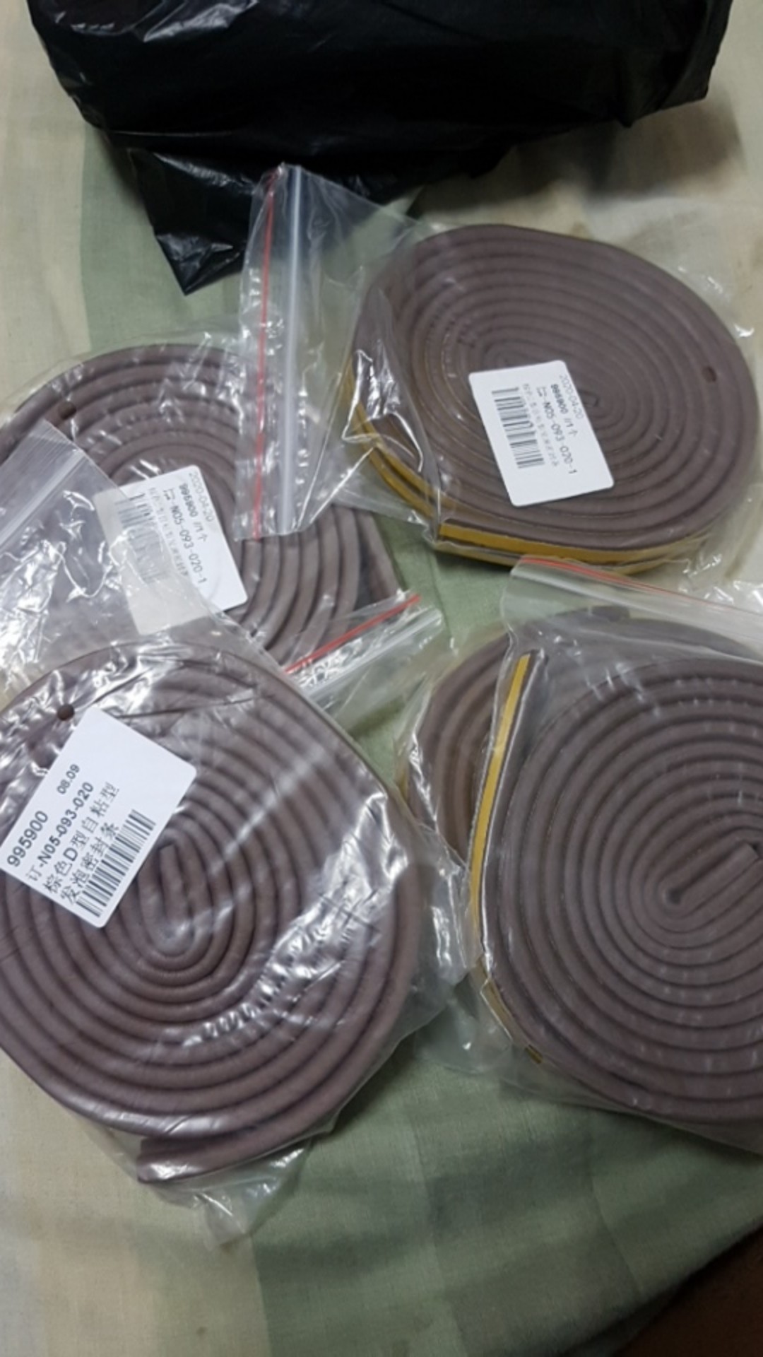 Strip Kedap Suara 0.5m Bahan Karet Ethylene Propylene Untuk Pintu Dan Jendela Kamar Bayi