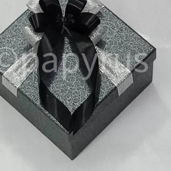 

❇ Papyrus 15x15 Tinggi 10cm Kotak Kado Gift Box ✩