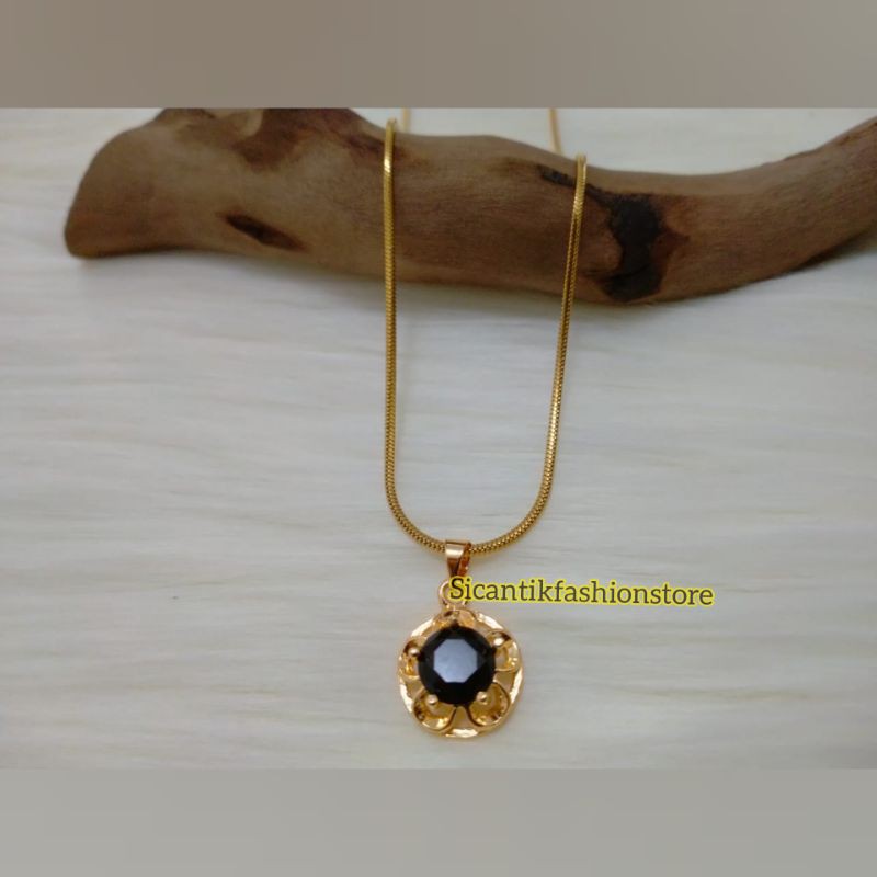 Kalung Titanium liontin Mata Zircon Bunga Hitam Fashion wanita terlaris anti Karat kalung wanita