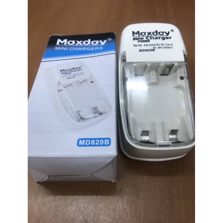 Charger Baterai AA dan AAA Maxday 820B Alat Cas Baterai AA AAA Maxday