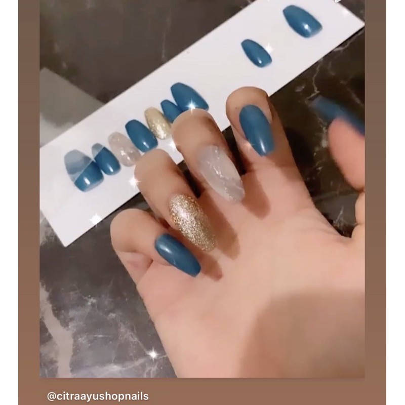 Satu set tangan kaki kuku palsu gel