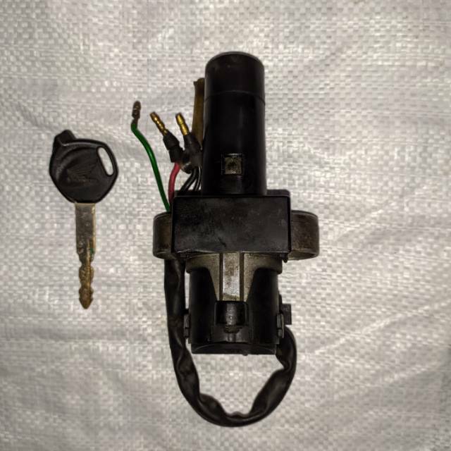 Kunci Kontak Tiger Revo Tiger 2000 original