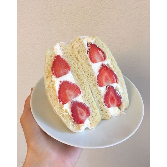

Fruit Sandwich / Sando Sandwich Jepang / jajanan viral / Japanese food / buah