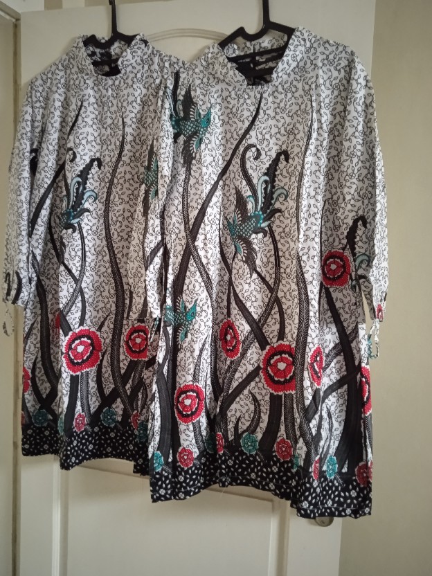 Koleksi Tunik Batik