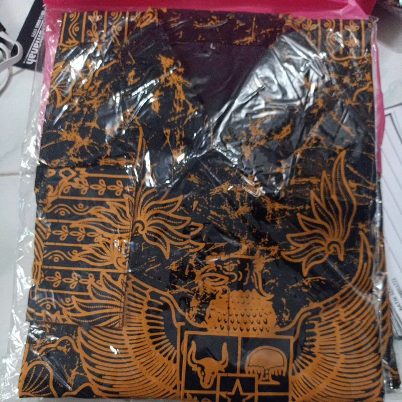 GARUDA PANCASILA DILLAN KEMEJA BATIK PRIS SOLO LENGAN PANJANG LAPIS FURING ATASAN BATIK PREMIUM MODERN KATUN HALUS KERTAJAYA SURYA BRATA ADITYA PARANG MAHKOTA BIRU DONGKER AHY GOLD AMARTA ANGGADA ANTASENA ARJUNA BARATAYUDA BASUDEWA BOKOR GRANITAN BUNGA