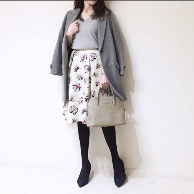 Rok Wanita Uniqlo Easy Flare-1