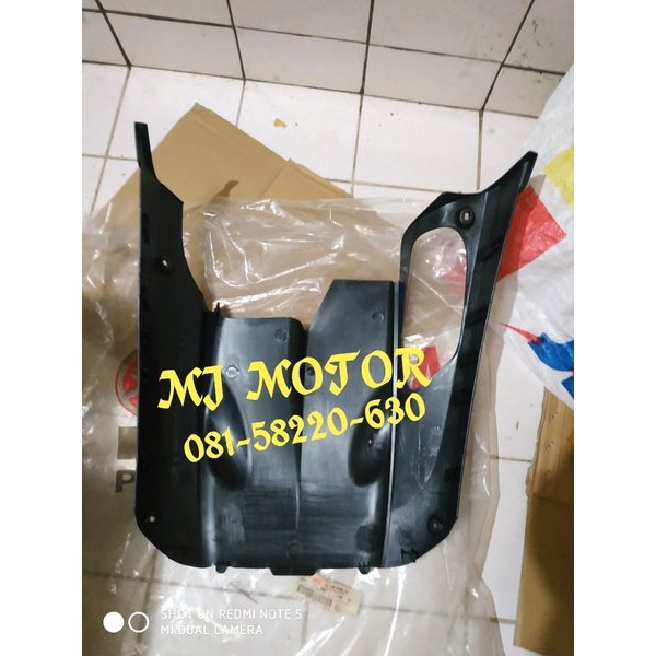 Dek bawah kolong fino karbu 1UB original. 1UB-F8385-00