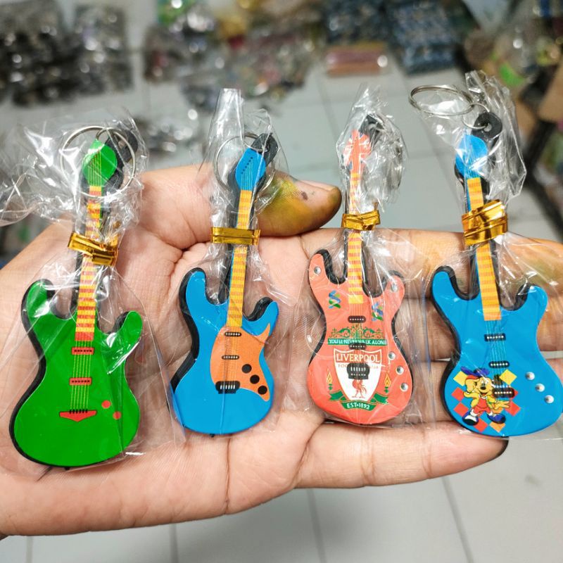 Gantungan Kunci Bentuk Gitar/ Souvenir Pernikahan/ Hadiah Pernikahan