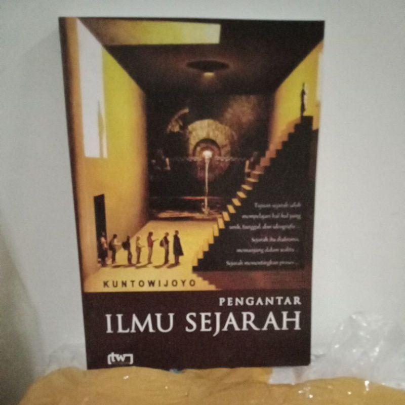 pengantar ilmu sejarah Kuntowijoyo