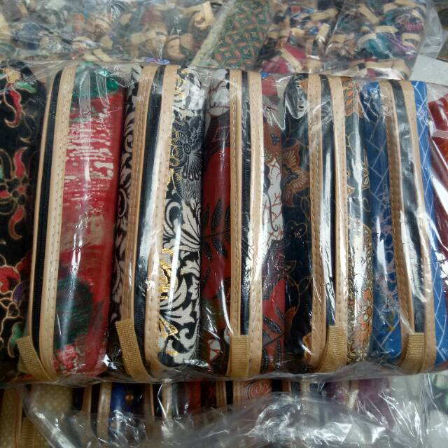 

Souvenir Pernikahan Tempat Pencil Batik