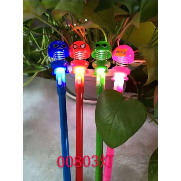 

Pulpen Gel Lampu karakter doraemon / spiderman / emoticon / mickey / smile dengan lampu 1 pcs