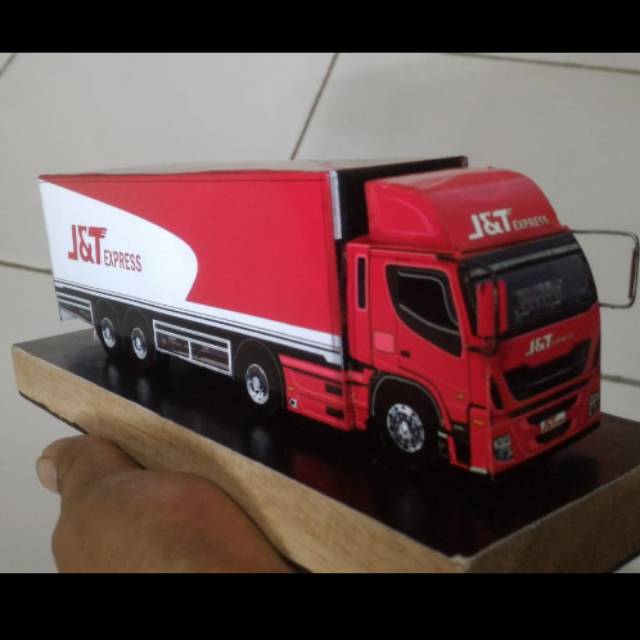 Papercraft Miniatur Truk J&T