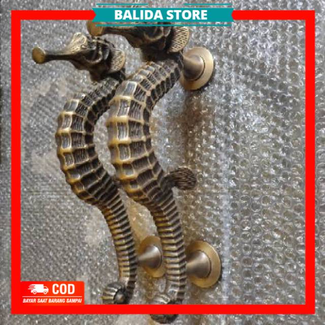 Handle Pintu Rumah Kuningan Motif Kuda Laut