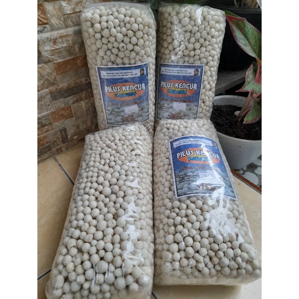 

PILUS KENCUR/CIKUR karamy 1kg special baso aci dan cemilan enak rasanya