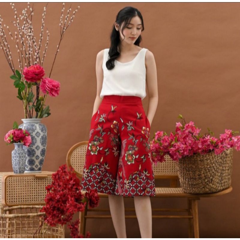 celana batik pendek  wanita modern