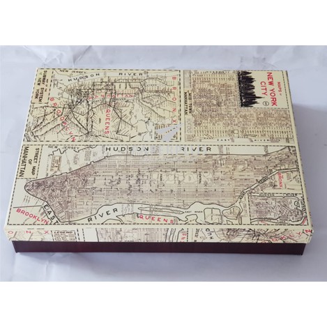 

Kotak Kado / Kotak Hadiah / Gift Box Pakaian B / Motif Vintage Map of New York City