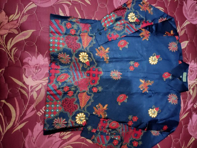 Kemeja Batik Pria Semi Sutra Emboz Exclusive Puring Istimewa Bahu Pakai Busa