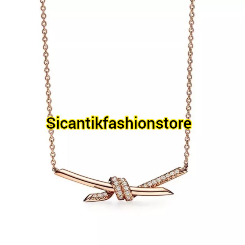 Kalung Rantai Titanium Rose Gold Terbaru Terlaris Fashion Wanita Anti Karat Selamanya Kalung Wanita Liontin Model kawat Lilit Permata Kalung Wanita Titanium Plus Liontin Model Kawat Lilit